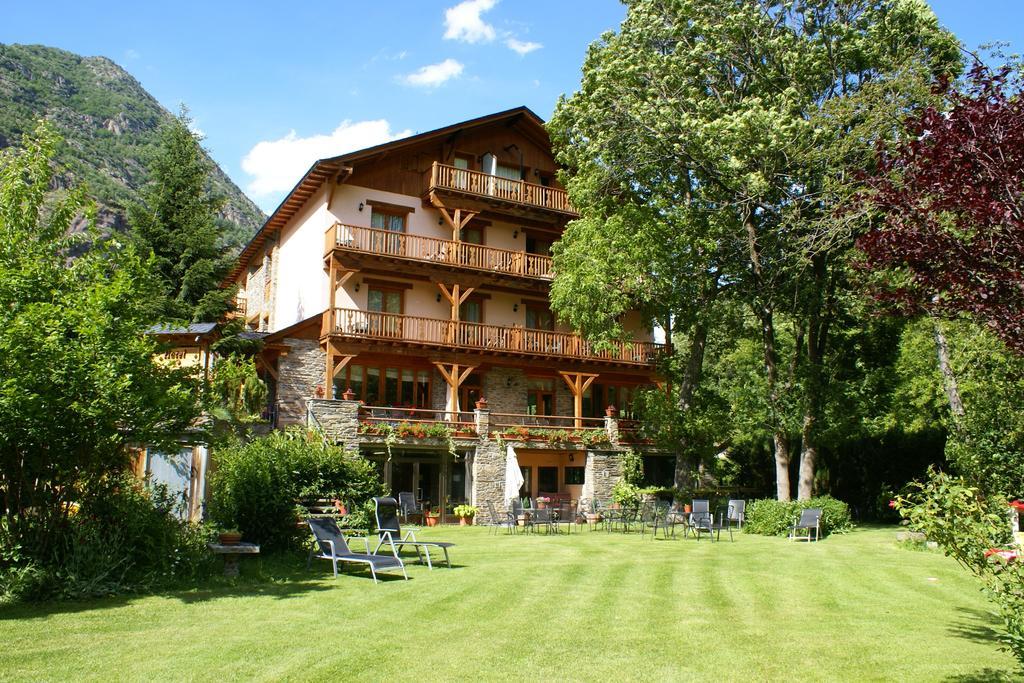 Hotel Estanys Blaus Tavascan Exteriör bild